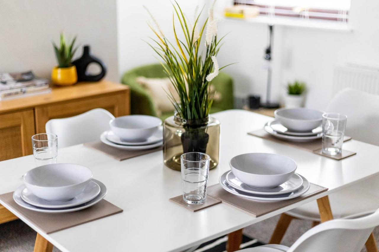Levi Suite By Koya Homes - 3-Bedroom Home, Downtown Cardiff, Free Parking Bagian luar foto
