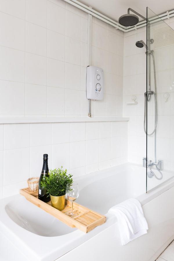 Levi Suite By Koya Homes - 3-Bedroom Home, Downtown Cardiff, Free Parking Bagian luar foto