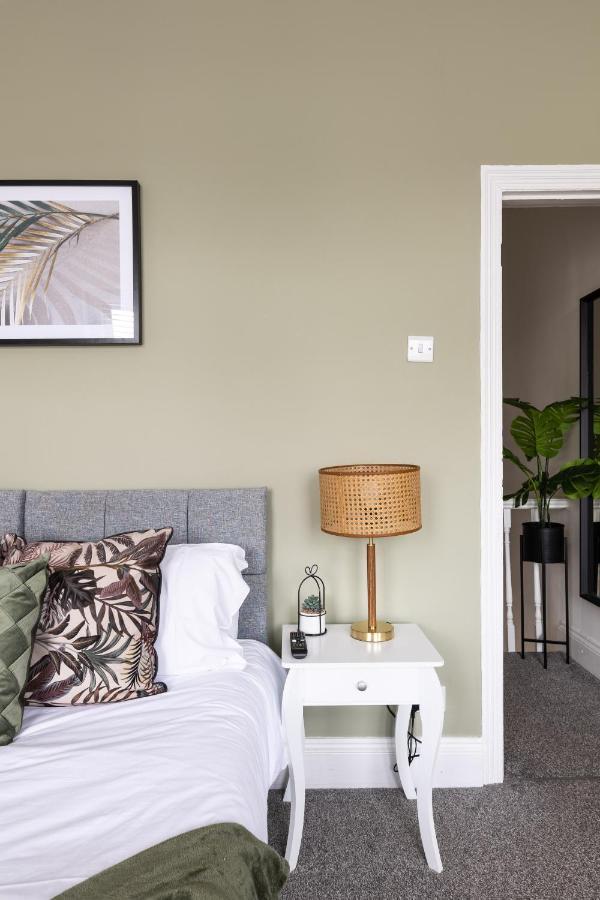 Levi Suite By Koya Homes - 3-Bedroom Home, Downtown Cardiff, Free Parking Bagian luar foto