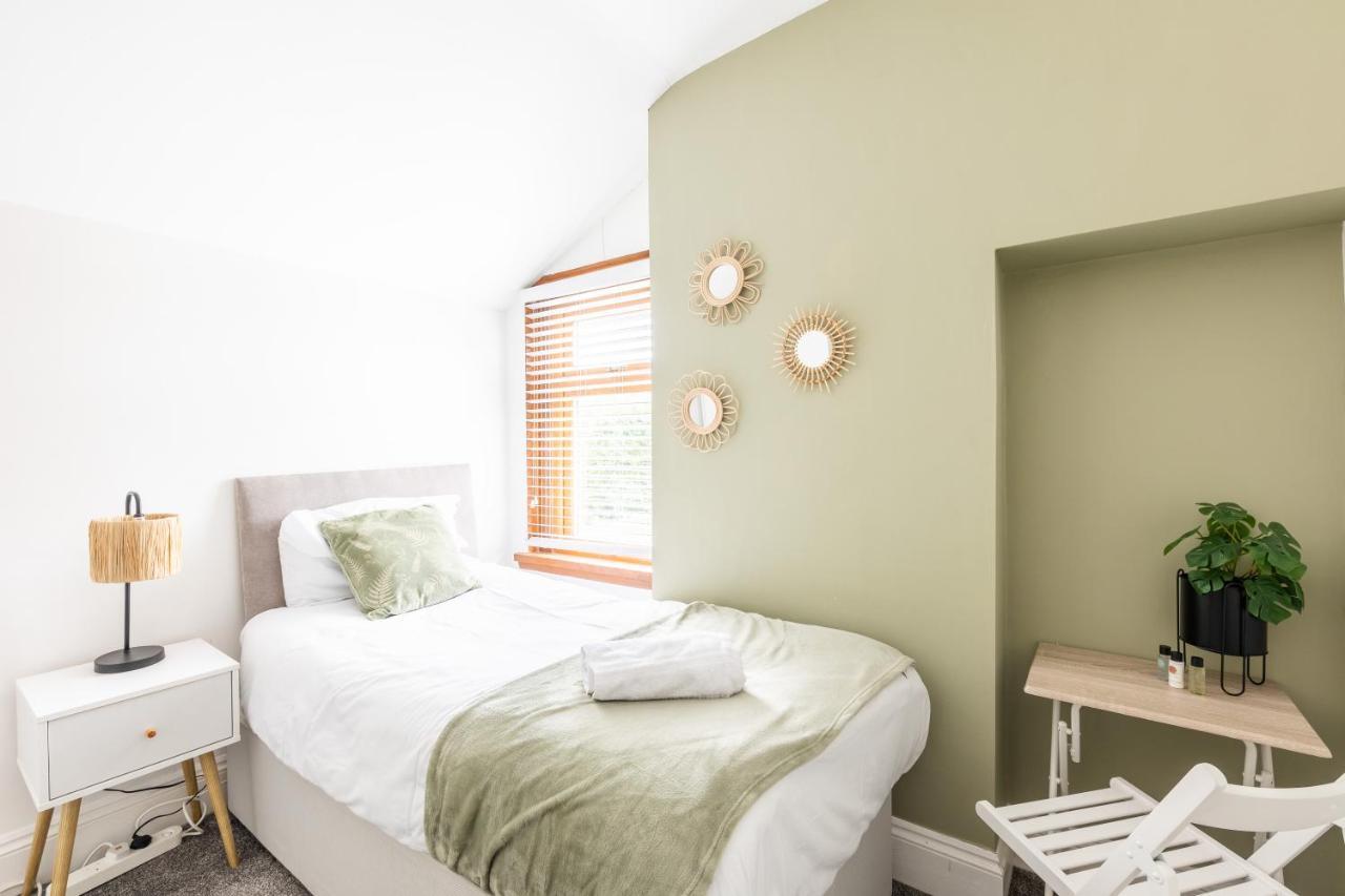 Levi Suite By Koya Homes - 3-Bedroom Home, Downtown Cardiff, Free Parking Bagian luar foto
