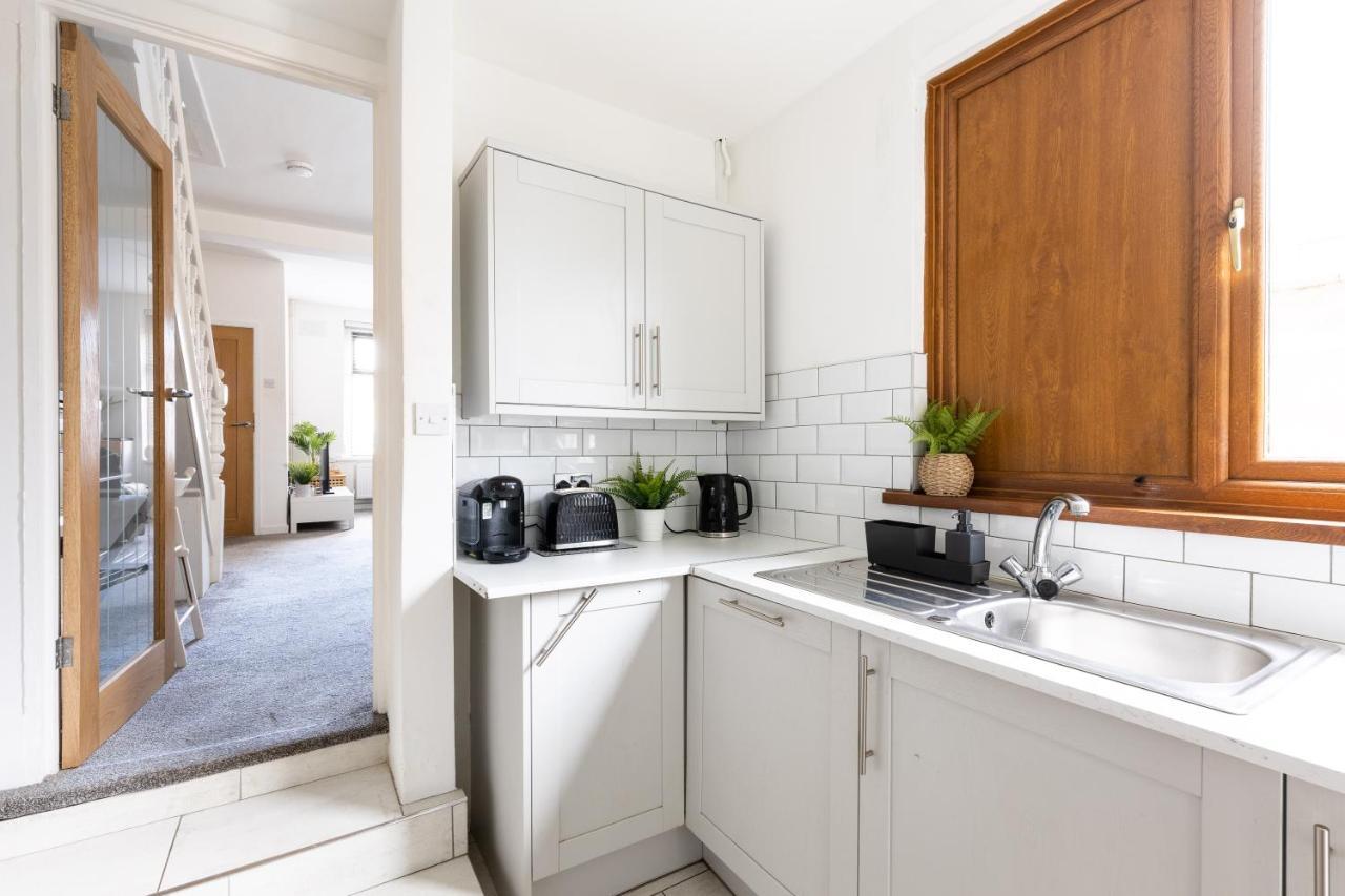 Levi Suite By Koya Homes - 3-Bedroom Home, Downtown Cardiff, Free Parking Bagian luar foto