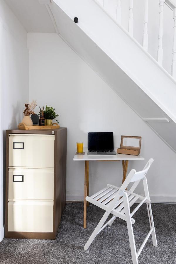Levi Suite By Koya Homes - 3-Bedroom Home, Downtown Cardiff, Free Parking Bagian luar foto