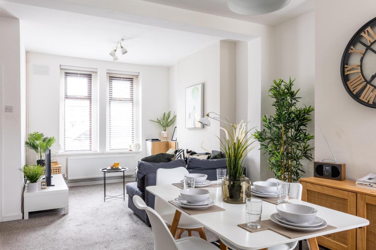 Levi Suite By Koya Homes - 3-Bedroom Home, Downtown Cardiff, Free Parking Bagian luar foto