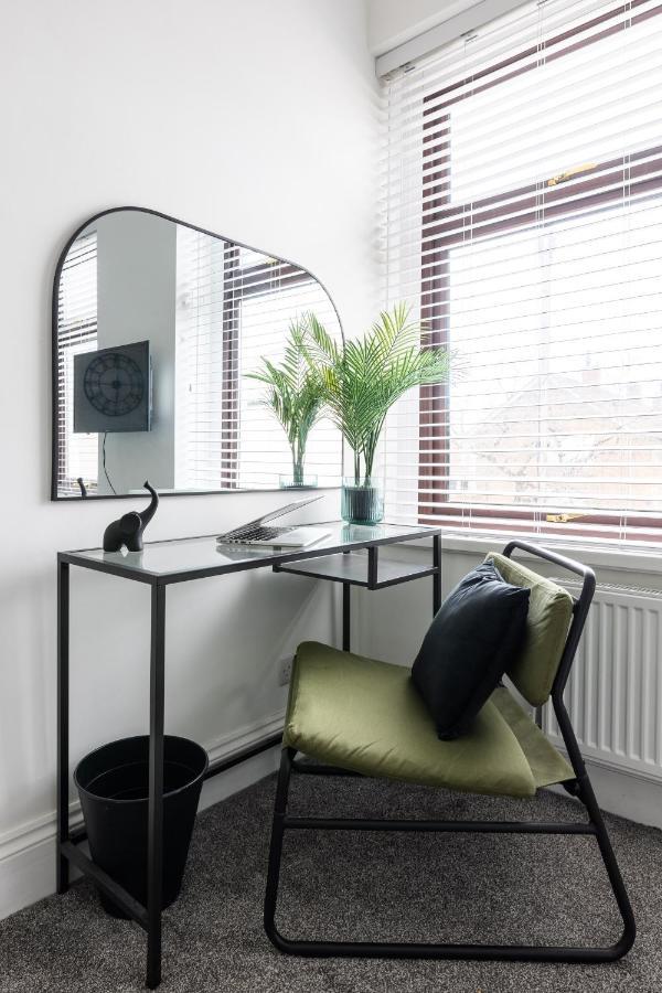 Levi Suite By Koya Homes - 3-Bedroom Home, Downtown Cardiff, Free Parking Bagian luar foto