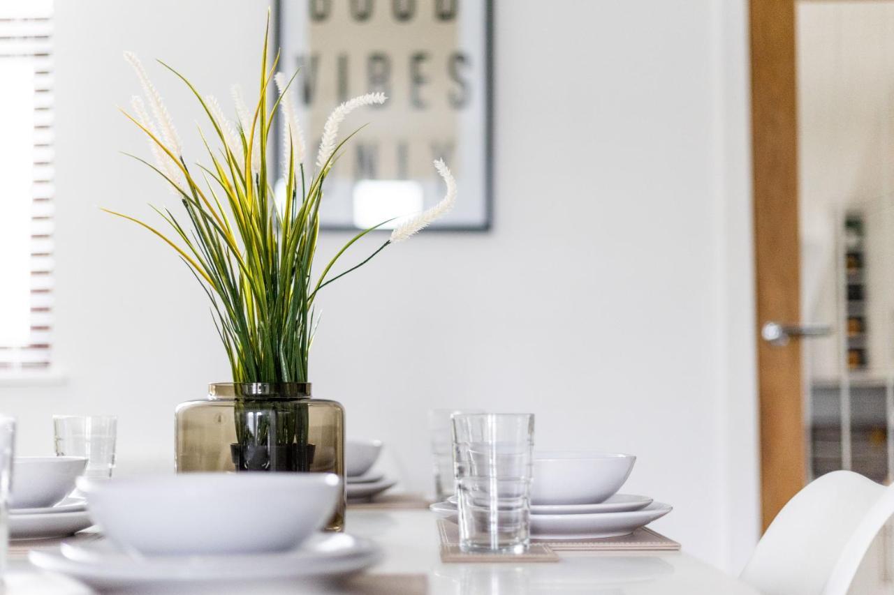 Levi Suite By Koya Homes - 3-Bedroom Home, Downtown Cardiff, Free Parking Bagian luar foto