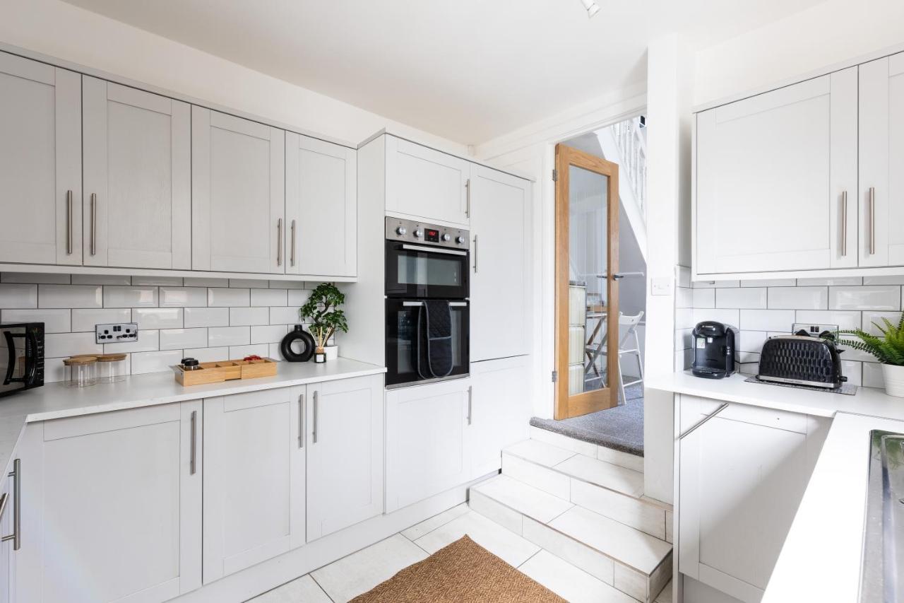 Levi Suite By Koya Homes - 3-Bedroom Home, Downtown Cardiff, Free Parking Bagian luar foto