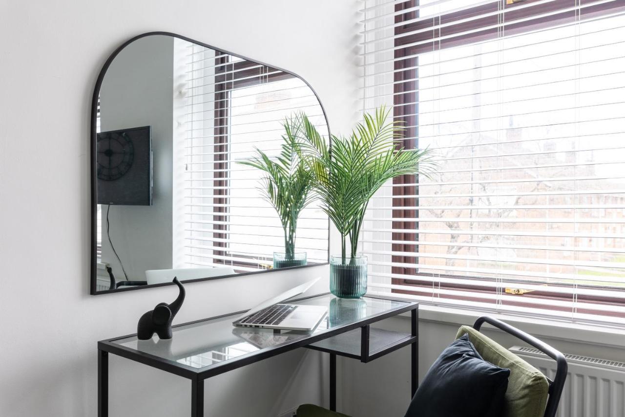 Levi Suite By Koya Homes - 3-Bedroom Home, Downtown Cardiff, Free Parking Bagian luar foto